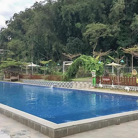 ホテル Reddoorz Near Wisata Paribendo ラワン エクステリア 写真
